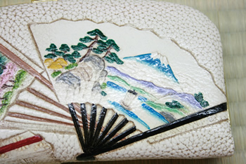 ���{�y�Y�E�̕���e�B�b�V���P�[�X